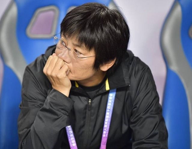 小林次郎正在九玄制药的会客室坐着。